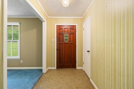 Unlock Potential in This Charming 1977 Fixer-Upper - image 5