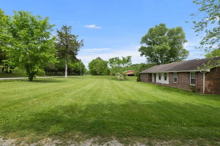 Unlock Potential in This Charming 1977 Fixer-Upper - image 2