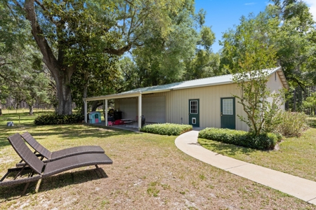 Charming Southern Home with Wraparound Porch in Trenton, FL! - image 41