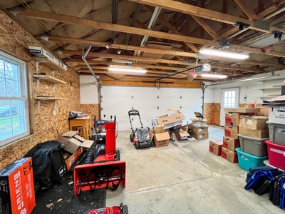 Immaculate Home in the Country - image 32