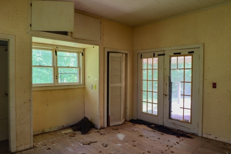 Small Hunting Retreat for Sale near TN River - image 21