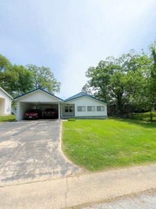 3 Bedroom, 2 Bath Home Right In The Heart Of Poplar Bluff MO - image 2