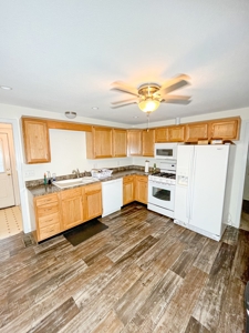 3 Bedroom, 2 Bath Home Right In The Heart Of Poplar Bluff MO - image 17