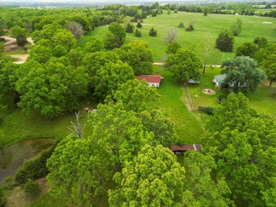 Southern Missouri Hobby Farm With Stunning Home - image 27