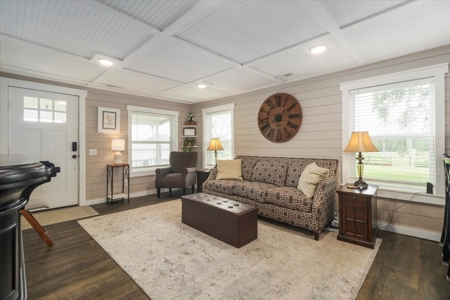 Southern Missouri Hobby Farm With Stunning Home - image 4