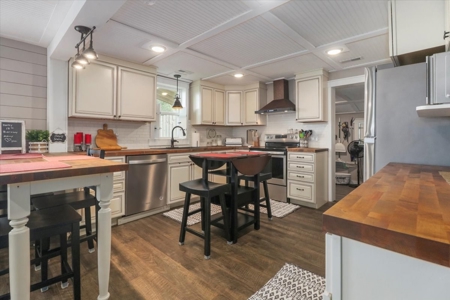 Southern Missouri Hobby Farm With Stunning Home - image 6