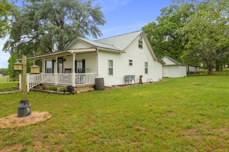 Southern Missouri Hobby Farm With Stunning Home - image 18