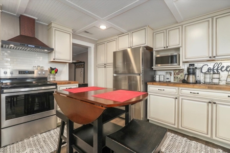 Southern Missouri Hobby Farm With Stunning Home - image 7