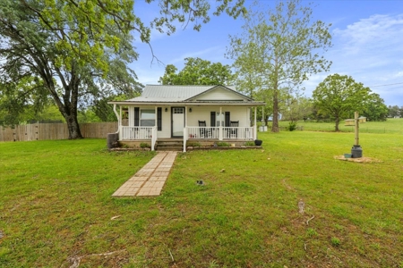 Southern Missouri Hobby Farm With Stunning Home - image 2