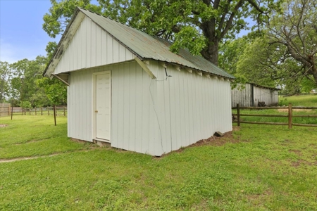 Southern Missouri Hobby Farm With Stunning Home - image 20