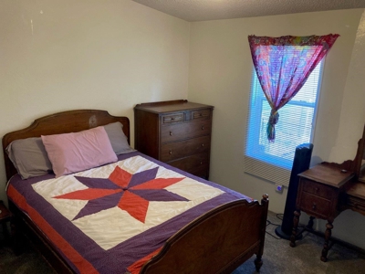 Montrose Oasis: 4-Bedroom Retreat with Versatile Spaces - image 14