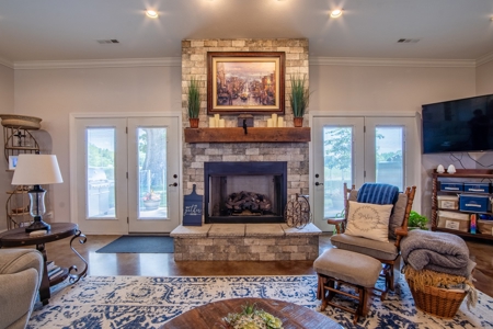 Country Home on 10 Acres for Sale in Dyer, TN - image 9