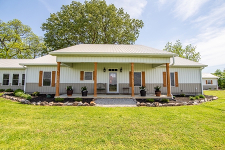Country Home on 10 Acres for Sale in Dyer, TN - image 5