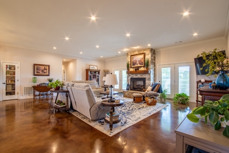 Country Home on 10 Acres for Sale in Dyer, TN - image 7