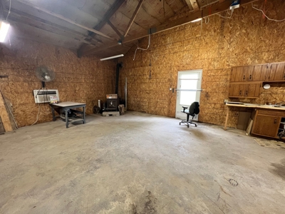 Beautiful Rural Home in Eastern IA FOR SALE! - image 28