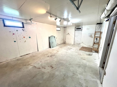 Beautiful Rural Home in Eastern IA FOR SALE! - image 19