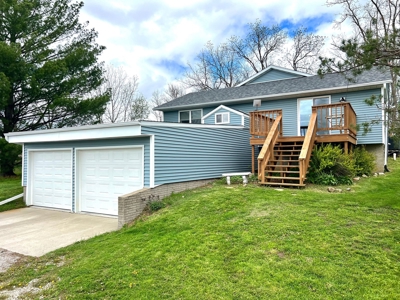 Beautiful Rural Home in Eastern IA FOR SALE! - image 1