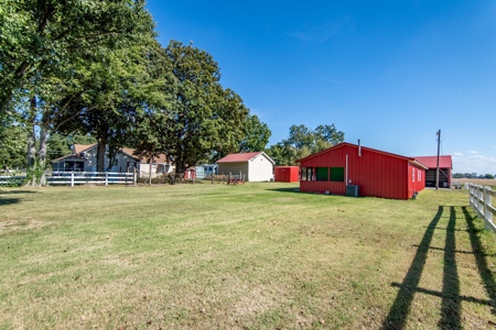 Property w/ Two Homes & Barn for Sale Near Reelfoot Lake TN - image 44