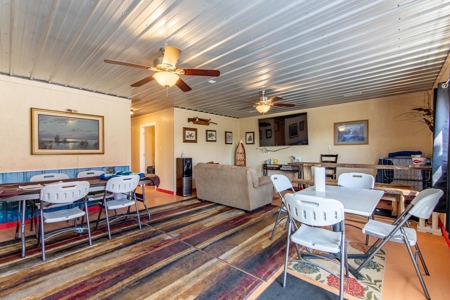 Property w/ Two Homes & Barn for Sale Near Reelfoot Lake TN - image 22