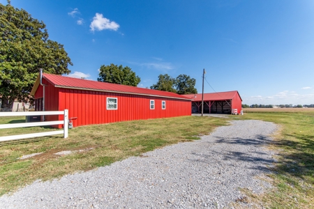 Property w/ Two Homes & Barn for Sale Near Reelfoot Lake TN - image 42