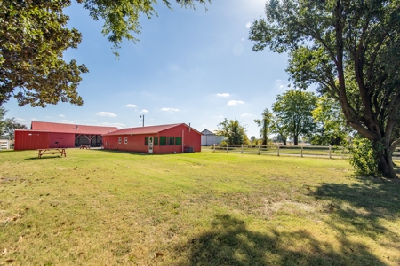 Property w/ Two Homes & Barn for Sale Near Reelfoot Lake TN - image 43