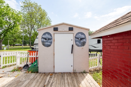 Property w/ Two Homes & Barn for Sale Near Reelfoot Lake TN - image 13