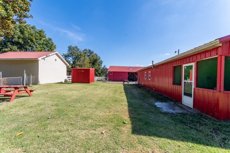 Property w/ Two Homes & Barn for Sale Near Reelfoot Lake TN - image 39