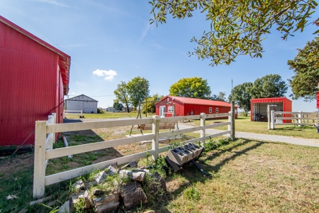 Property w/ Two Homes & Barn for Sale Near Reelfoot Lake TN - image 45