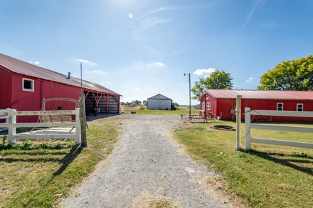 Property w/ Two Homes & Barn for Sale Near Reelfoot Lake TN - image 46
