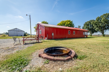 Property w/ Two Homes & Barn for Sale Near Reelfoot Lake TN - image 48