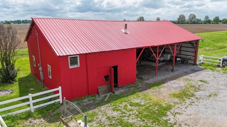 Property w/ Two Homes & Barn for Sale Near Reelfoot Lake TN - image 14