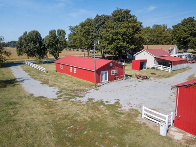 Property w/ Two Homes & Barn for Sale Near Reelfoot Lake TN - image 38