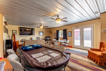 Property w/ Two Homes & Barn for Sale Near Reelfoot Lake TN - image 24