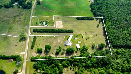 Gilmer, Texas Upshur County 20+ Acres  3/3/2 Home + Vineyard - image 5