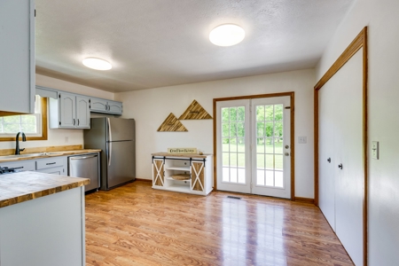 Country Home for Sale in Maury County, Tennessee - image 9