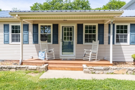 Country Home for Sale in Maury County, Tennessee - image 4