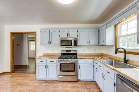 Country Home for Sale in Maury County, Tennessee - image 12