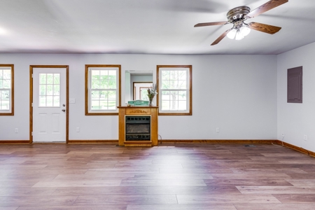 Country Home for Sale in Maury County, Tennessee - image 8