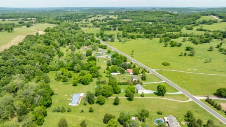 Country Home for Sale in Maury County, Tennessee - image 32