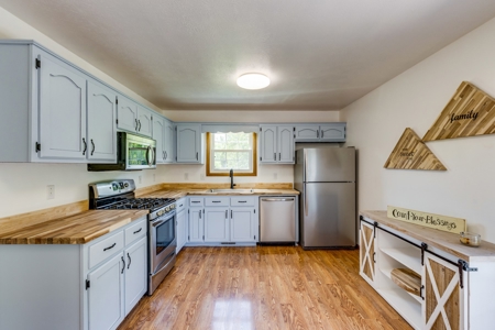 Country Home for Sale in Maury County, Tennessee - image 10