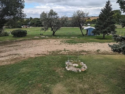 Country Home in Pierre, SD for Sale - image 7