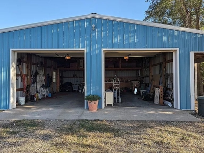 Country Home in Pierre, SD for Sale - image 9