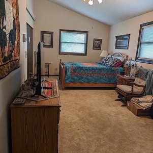 Country Home in Pierre, SD for Sale - image 17