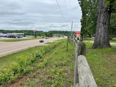 Commercial Property For Sale in Ash Flat Arkansas - image 2