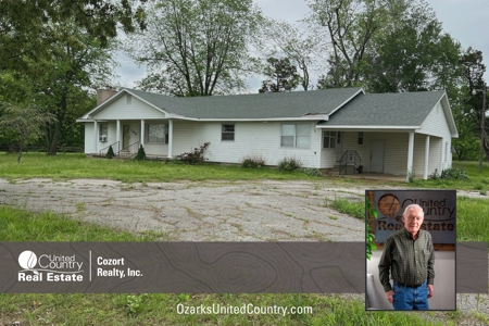 Commercial Property For Sale in Ash Flat Arkansas - image 7