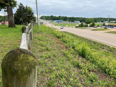 Commercial Property For Sale in Ash Flat Arkansas - image 3