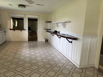 Commercial Property For Sale in Ash Flat Arkansas - image 5