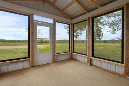 10 Acre Hobby Farm - image 13