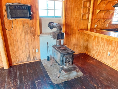 2 Bedroom Country Home On 2 Acres - image 7