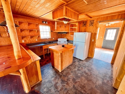 2 Bedroom Country Home On 2 Acres - image 8